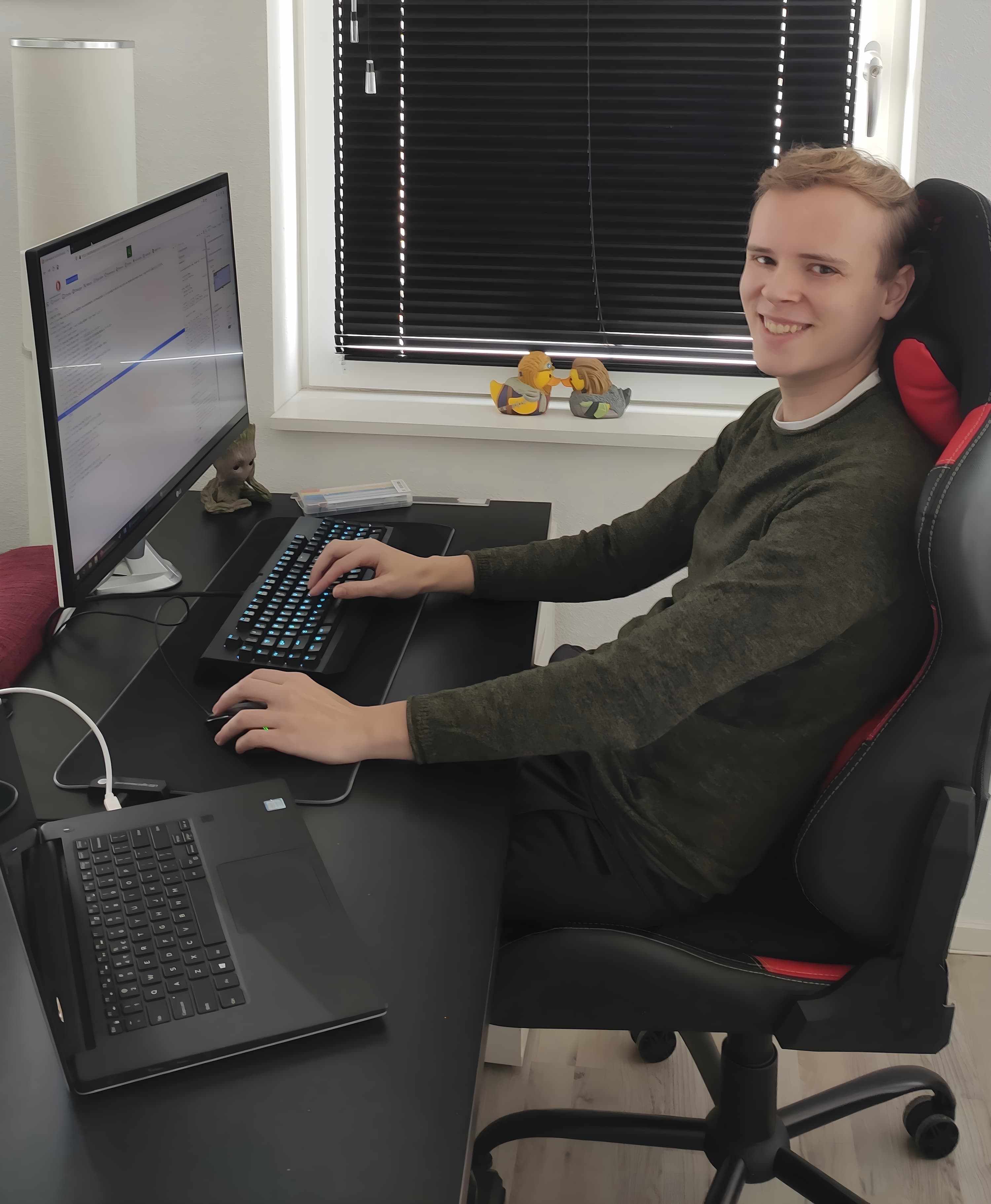 Marco aan het bureau